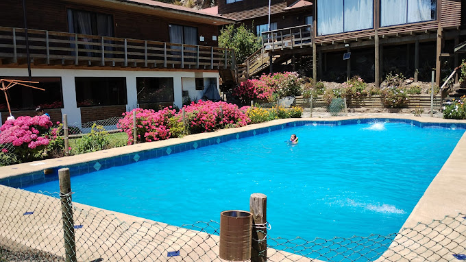 Cabañas Lemunantu con piscina y jardín
